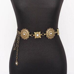 Retro Gold Ornate Concho Belt